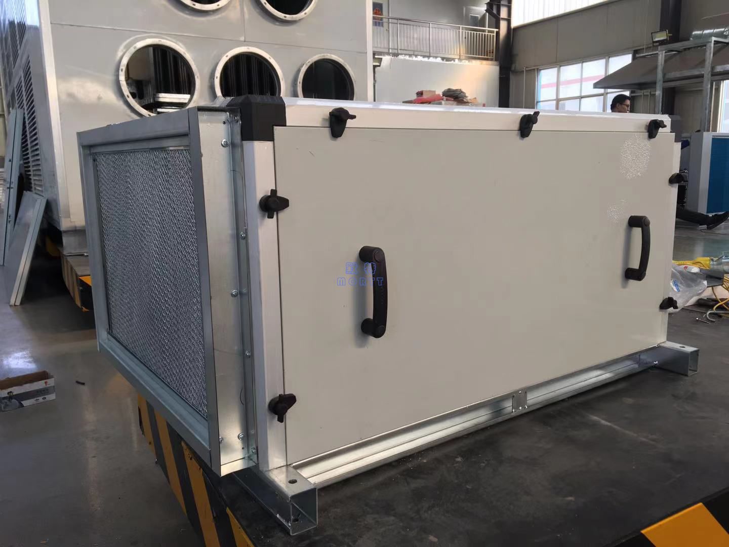 吊頂式恒溫恒濕機(jī)(圖1)