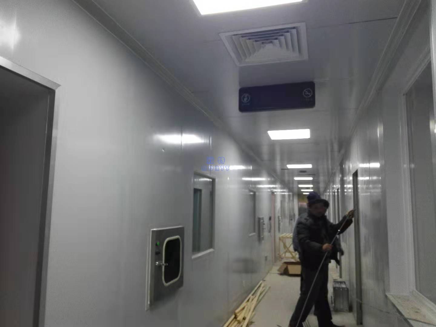 我公司為海拉爾醫院PCR實驗室提供和安裝凈化空調機組驗收完畢(圖3)